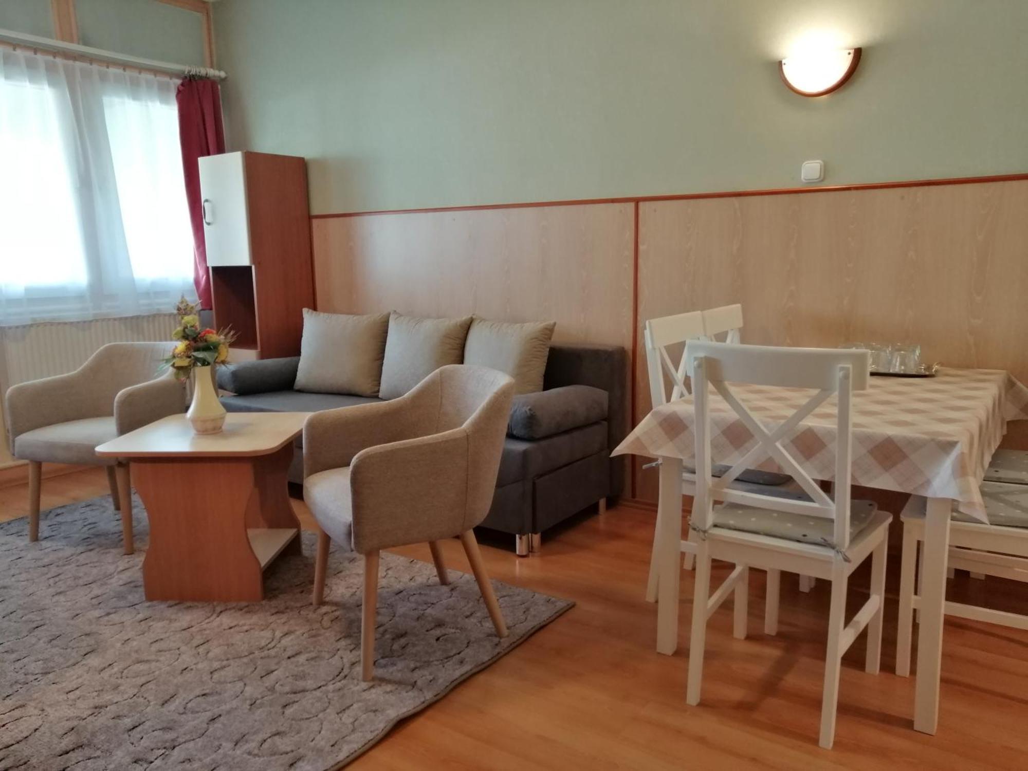 Hoforras Hotel Gyula Exterior photo