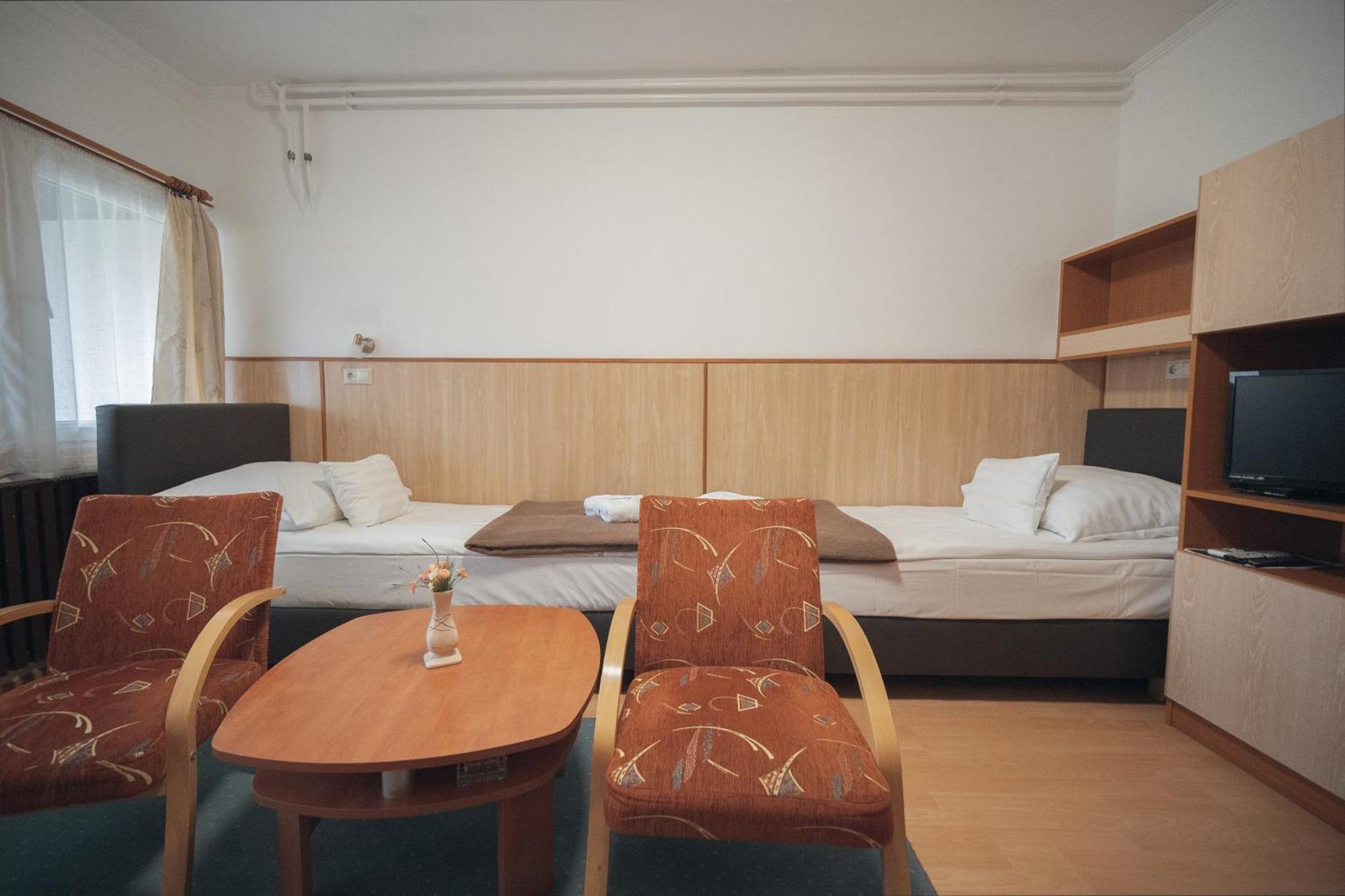 Hoforras Hotel Gyula Exterior photo